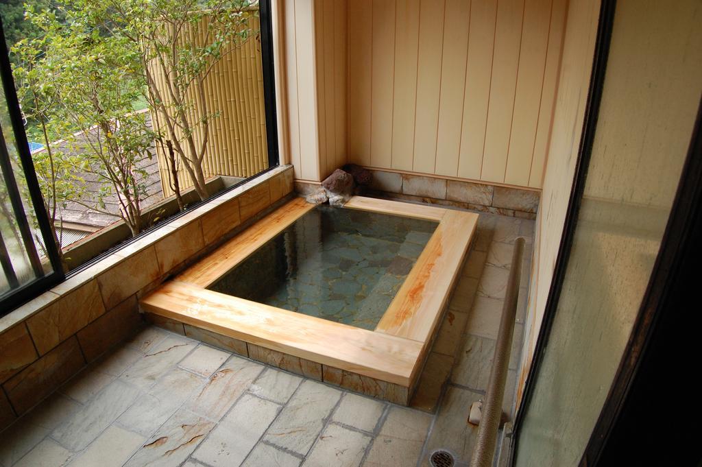 Sawatari Onsen Miyataya Ryokan Nakanojo Exterior foto
